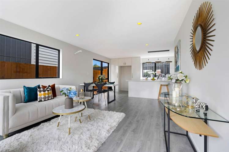 4035F Great North Road Glen Eden_7