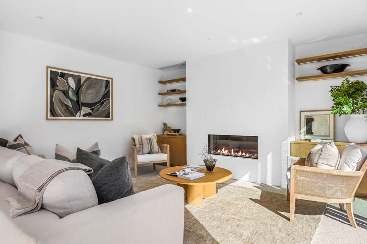 2/17 Hewitts Road Merivale_6