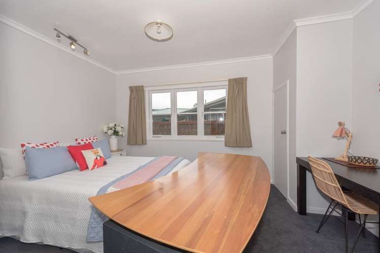 656 River Road Chartwell_11