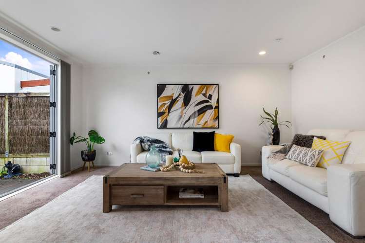 16/3 Wagener Place Mount Albert_2