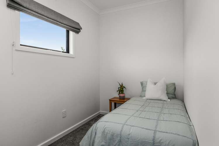 64 Thompson Road Twyford_16