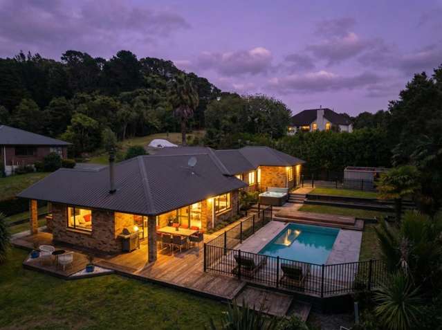 Renovated Lifestyle - Pool, Land & Privacy