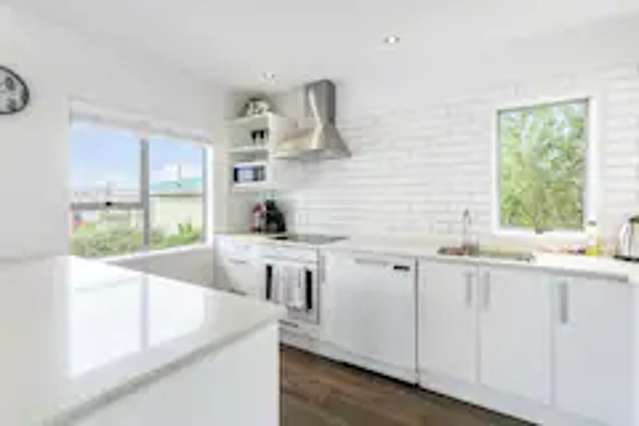 2/15 Kiteroa Rd Rothesay Bay_4