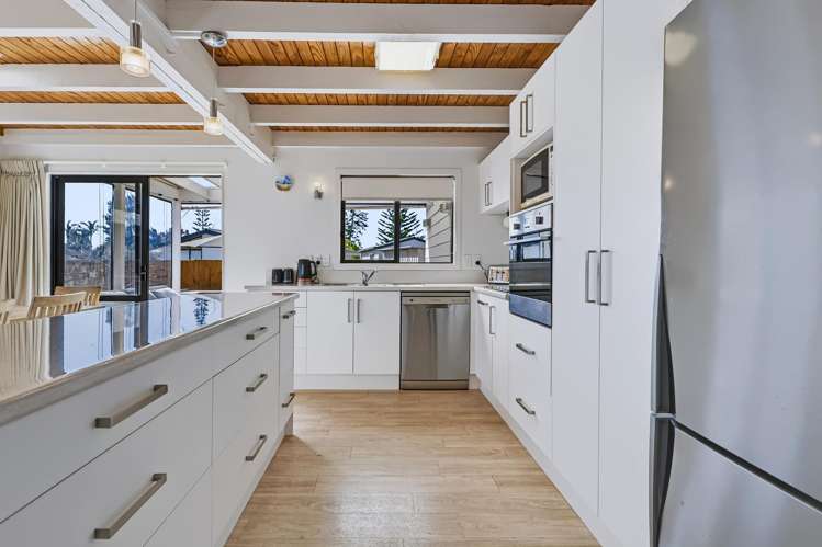 10 Blucher Reef Pauanui_5