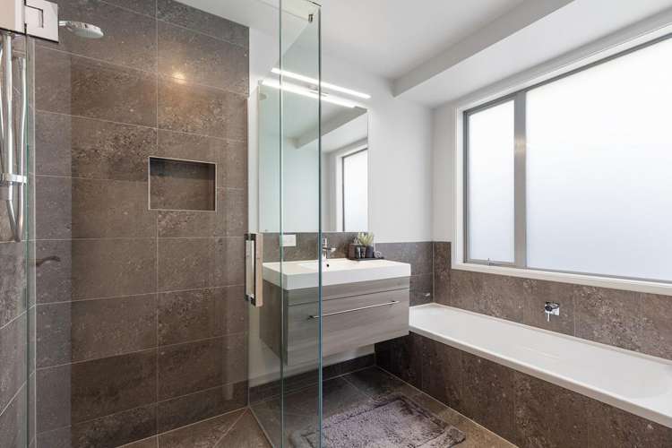 9 Puhirake Crescent Pyes Pa_18