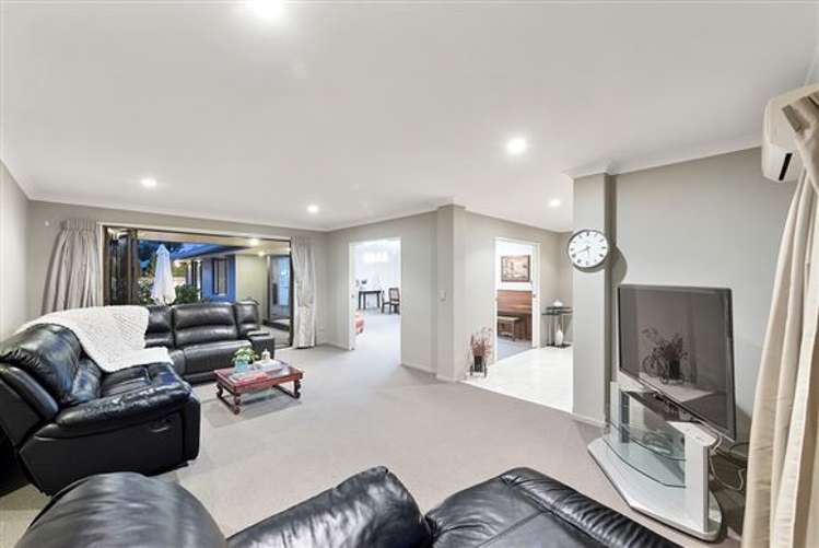 8 Somerton Drive Huntington_10