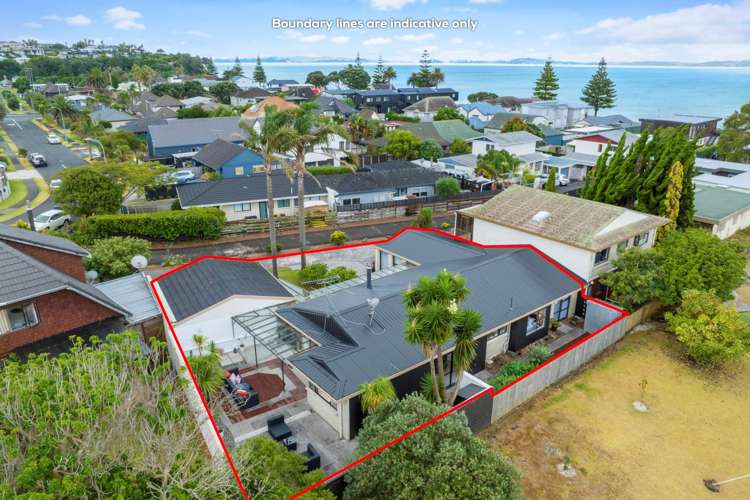 2/33 Vivian Wilson Drive Eastern Beach_23