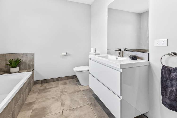 194 Lake Road Okoroire_22