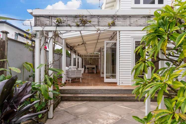 2 Lynch Street Pt Chevalier_2