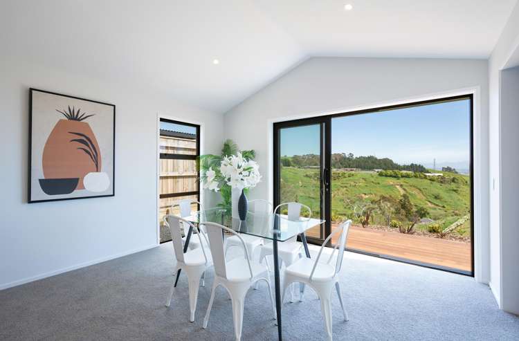 7 Hill Tops Way Stoke_3