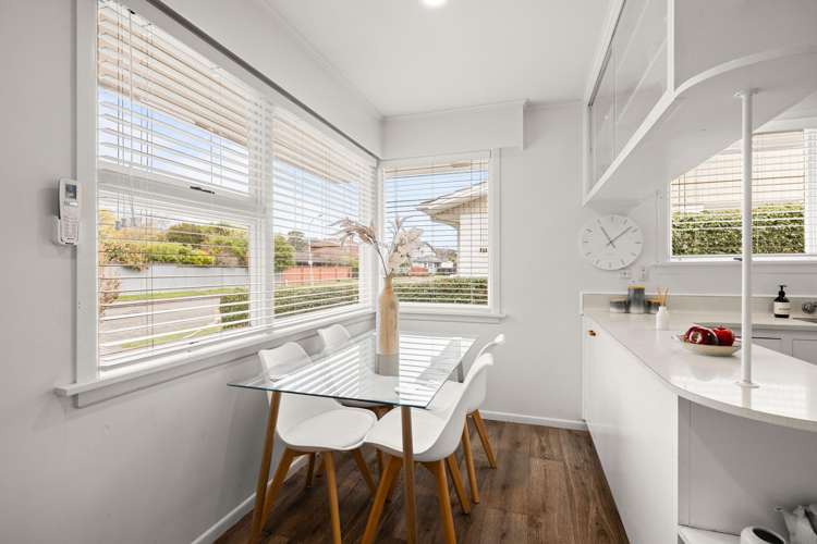 2/4 Molesworth Place Somerfield_4