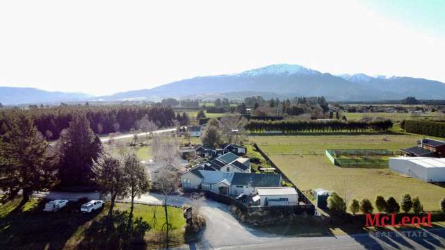 Lifestyle Living at the Foot of the Alps – Your Family Haven Awaits!