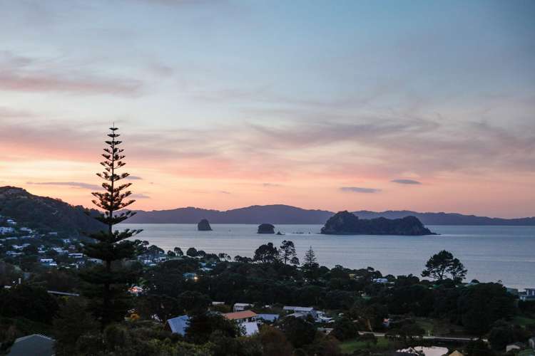 3/11C Christine Terrace Hahei_12