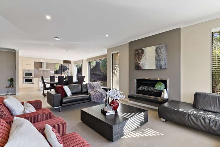 10 Mazuran Place Flat Bush_13