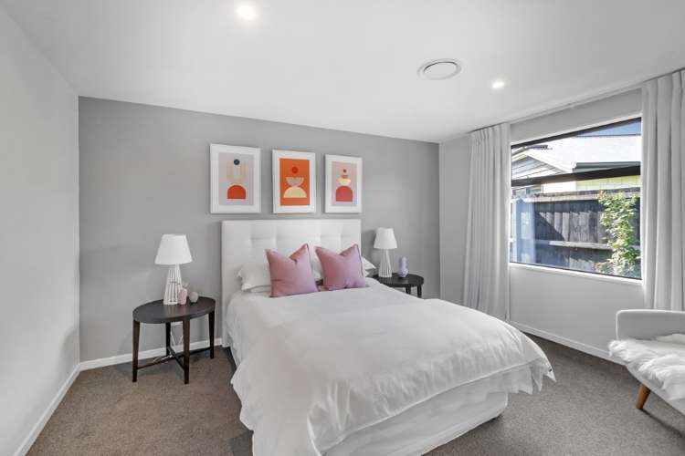 39 Dunlops Crescent Bottle Lake_16