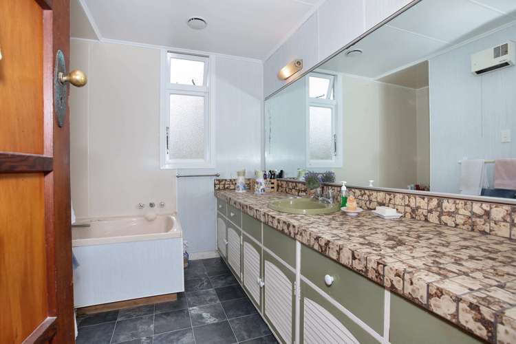 76 Wings Line Marton_16