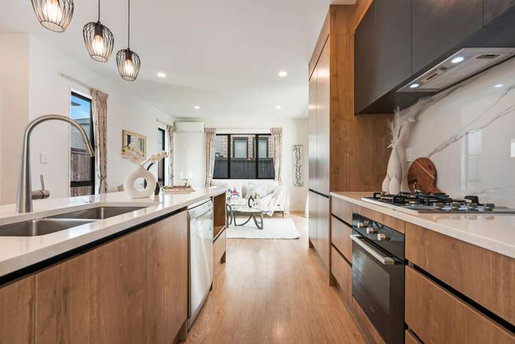 718B Massey Road_4