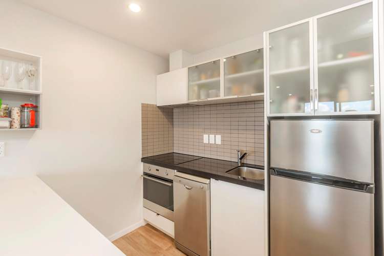 806/20 Mccrae Way New Lynn_16