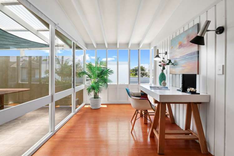 2/1c Bank Street Hillcrest_6