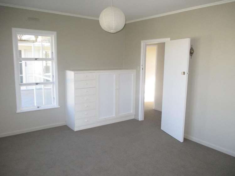 13 Scott Avenue Hamilton East_5