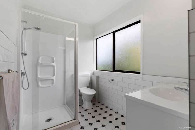 2/3 Holdaway Avenue Northcote_13