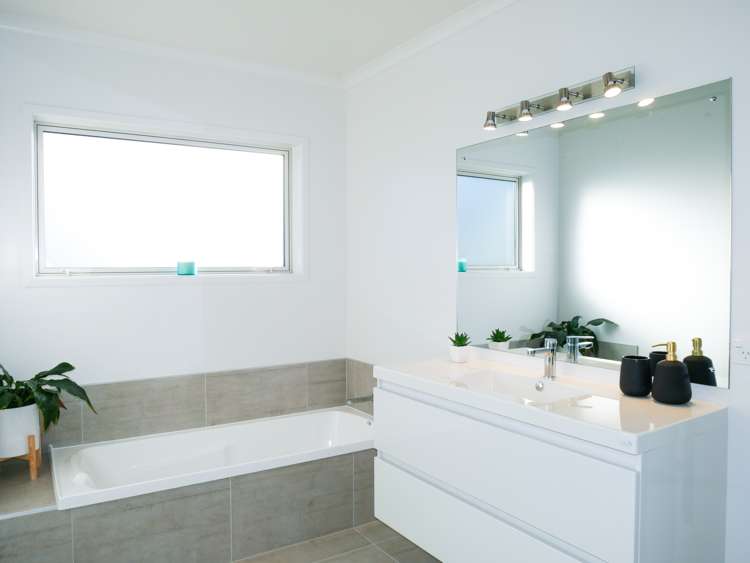 31 Pebble Beach Boulevard Kamo_17