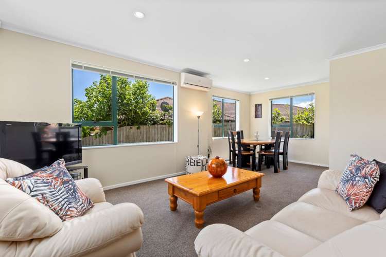 9 Castlehill Court Wattle Downs_4