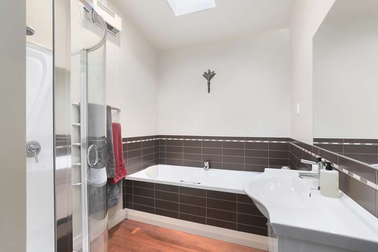 535 Scenic Drive Waiatarua_19