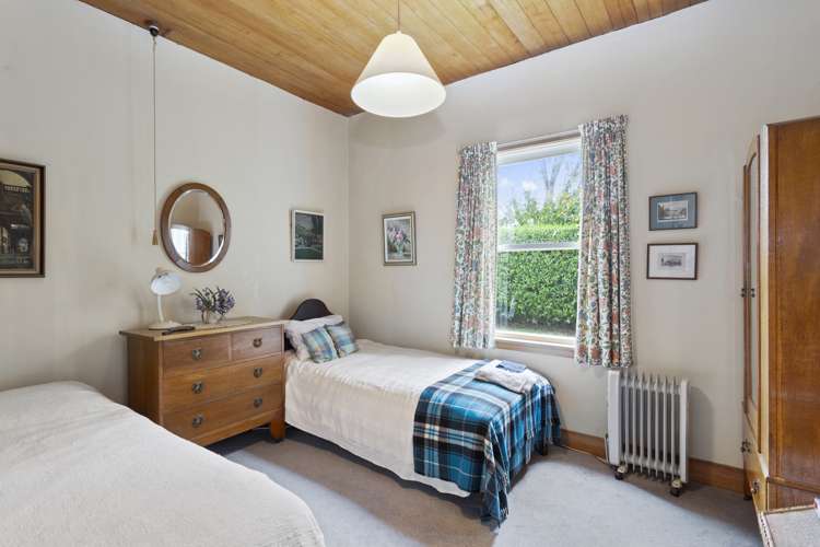 1677 Cust Road Cust_5