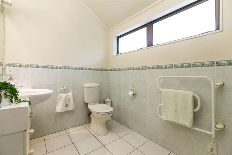 2 Saran Place Hillsborough_16