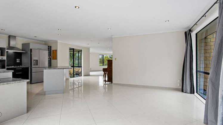 129 Stoney Creek Drive Waitakere_9