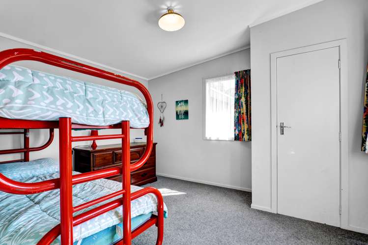 2 Hills Road Tongaporutu_21