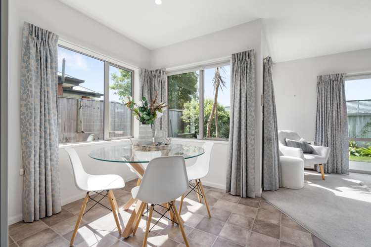 6 Streamside Court_4