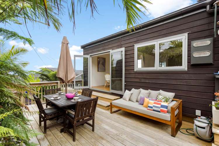 4 Captains Close Torbay_12