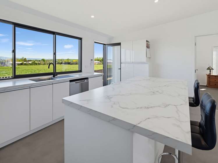 84 Racecourse Road Waipukurau_6