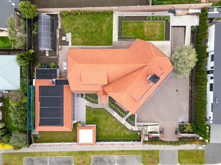 7 Nederland Avenue Burwood_44