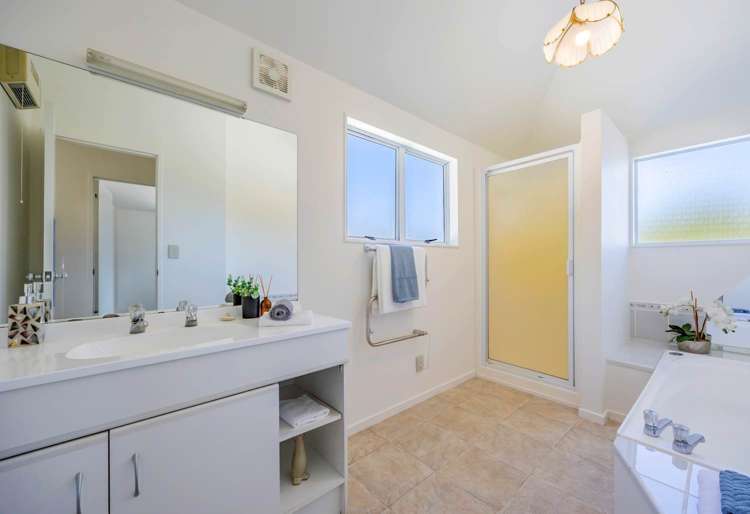 1B Eversleigh Road Belmont_13