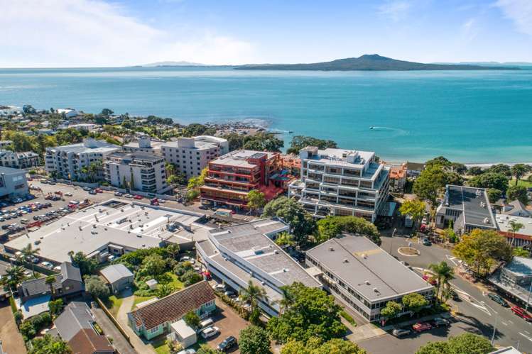 Level 1/132 Hurstmere Road Takapuna_12