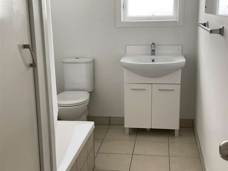 1/21 Lancaster Road 1603_4