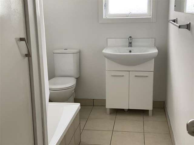 1/21 Lancaster Road 1603_4