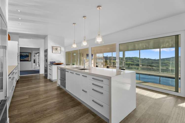 215 J Renall Road Pollok_12