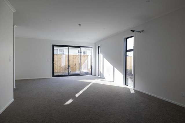 994-996 Taita Drive Taitā_1