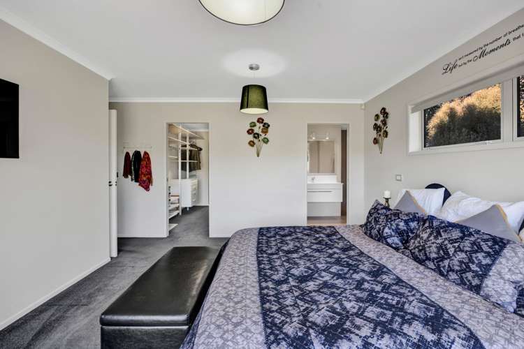 1 Elizabeth Grove Stratford_29