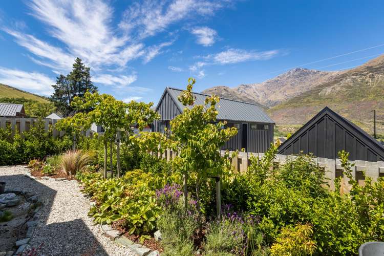 5 Lauder Street Dalefield/Wakatipu Basin_16
