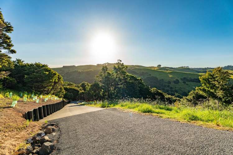 79-85 Awaawaroa Road Waiheke Island_14