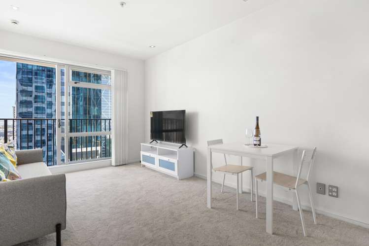 28F/16 Gore Street_4