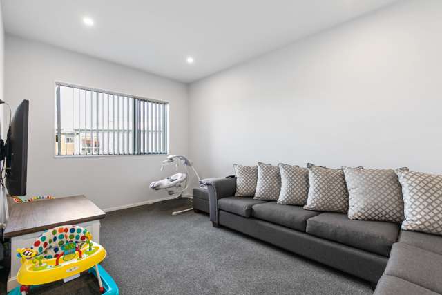 39/11 Ray Small Drive Papakura_4