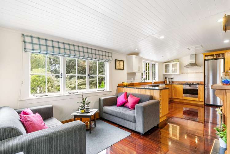 284 Forest Hill Road Waiatarua_22