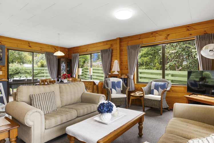 7 Korimako Road Waipahihi_1