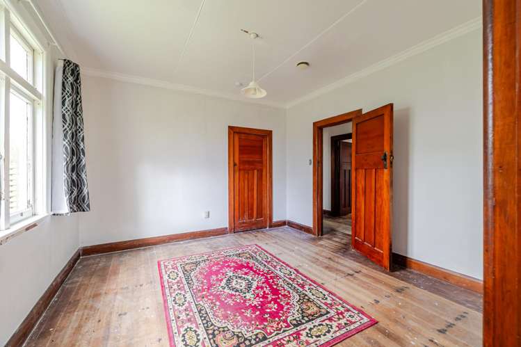 472 Range Road_5